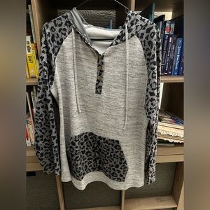 Cheetah print hooded sweater size XL